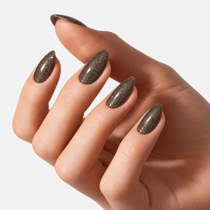 MC BEAUTY Vernis Semi Permanent Rock n Roll : sur les ongles