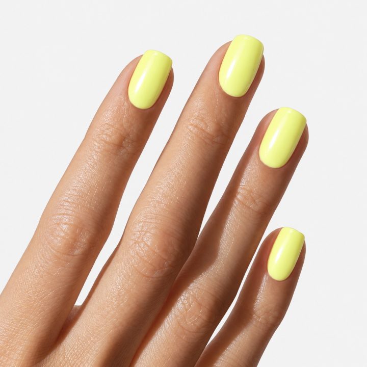 MC BEAUTY Vernis Semi Permanent Miami Beach : sur les ongles