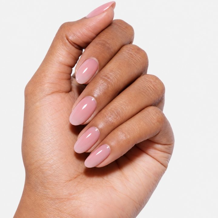 Builder Gel Royal Pink : sur les ongles