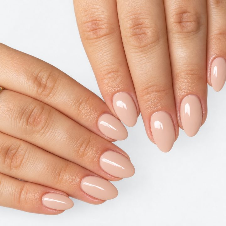 Camouflage Gel Cover Light Beige : sur les ongles