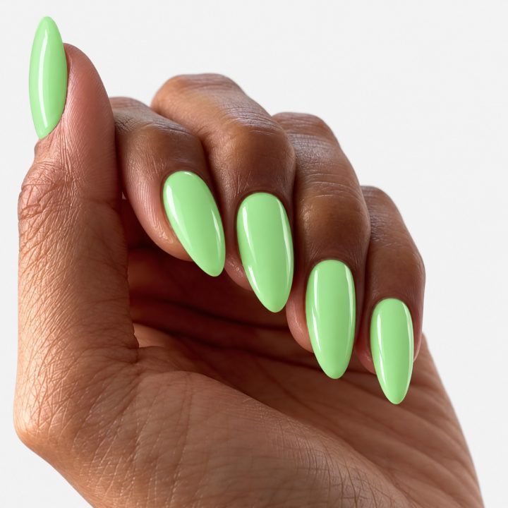 Green : sur les ongles
