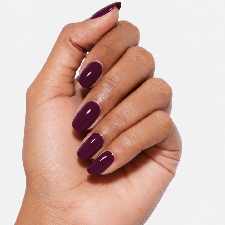 Nasty girl : sur les ongles