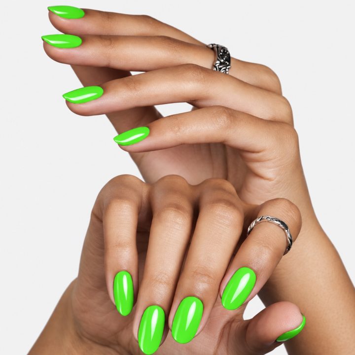 Neona Green : sur les ongles