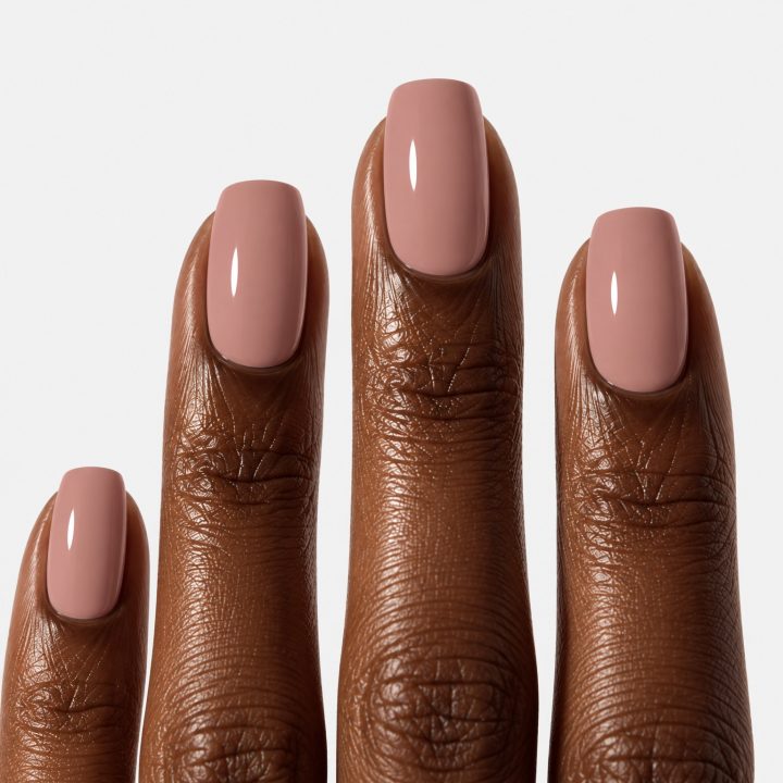 Lovely Beige : sur les ongles