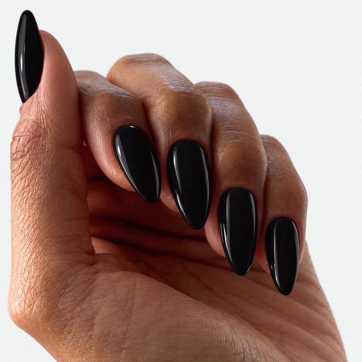 Pure Black : sur les ongles