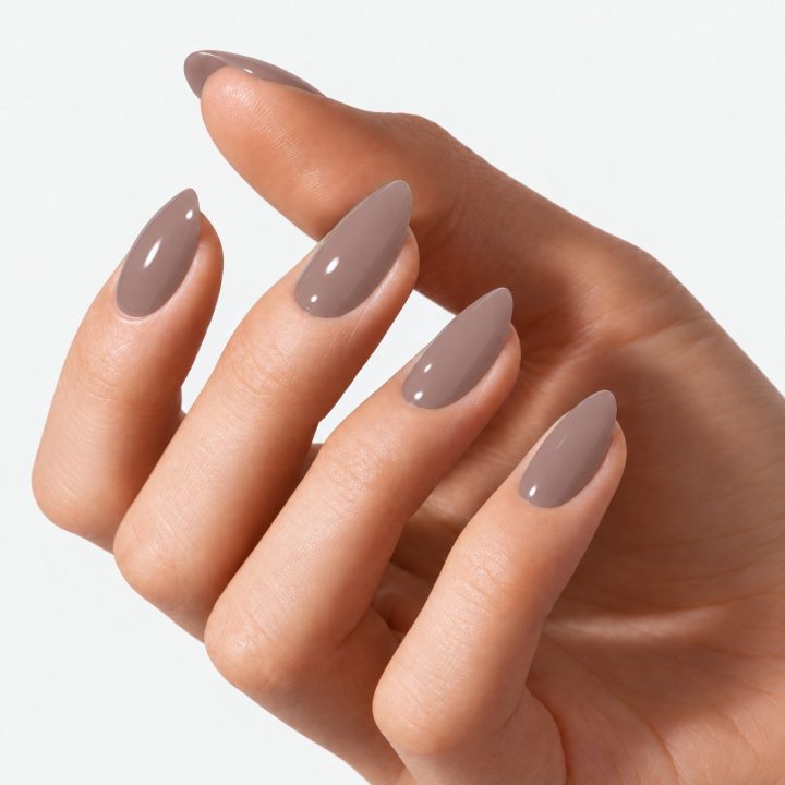 Desert Rose : sur les ongles