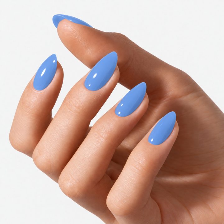 Divine Blue : sur les ongles