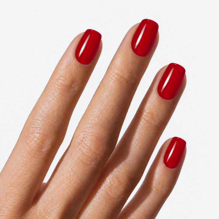 Mrs Red : sur les ongles