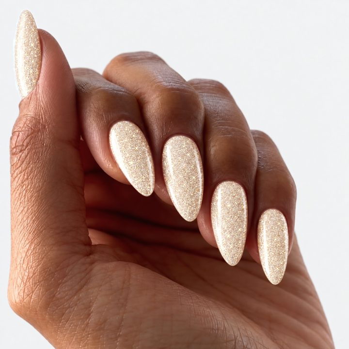 Holo Vibes : sur les ongles