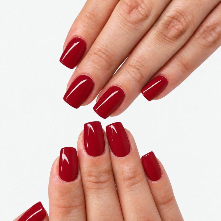 Raspberry Red : sur les ongles