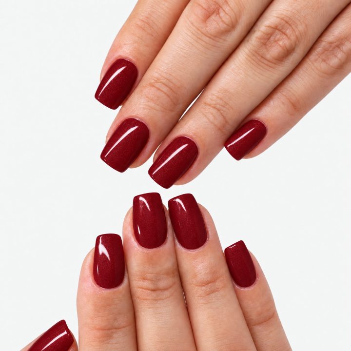 Alizee : sur les ongles